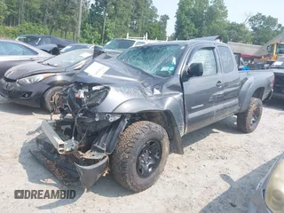 2013 Toyota Tacoma z VIN 5TFUX4EN2DX019669, wystawiony jako IAAI lot #42368685 z przebiegiem Nie podano mil oraz . Historia ofert i sprzedaży dostępna na DreamBid. Obrazek 2.