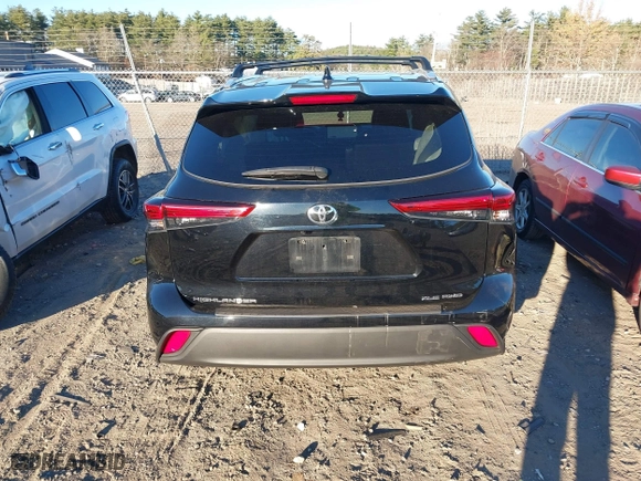 2023 Toyota Highlander L with VIN 5TDKDRBH6PS012682, listed as a IAAI auction lot 40848923 with 28,011 mi miles. Bid and sale history available at carsss.com. Image 16.