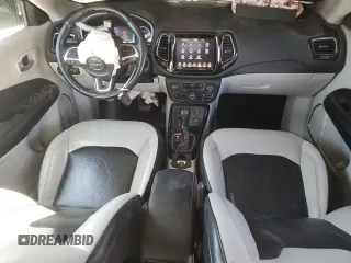 2020 Jeep Compass Limited z VIN 3C4NJDCB0LT215585, wystawiony jako Copart lot #50171655 z przebiegiem 105 579 mil mil oraz Szkoda całkowita • Salvage title. Historia ofert i sprzedaży dostępna na DreamBid. Obrazek 8.