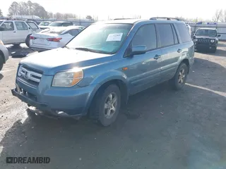 2008 Honda Pilot SE with VIN 5FNYF28308B019298, listed as a IAAI auction lot 41352461 with 283,806 mi miles. Bid and sale history available at carsss.com. Image 2.