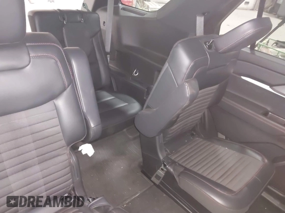 2025 Ford Explorer ST-Line z VIN 1FMUK8KH5SGA50542, wystawiony jako IAAI lot #42023496 z przebiegiem 8 419 mil mil oraz . Historia ofert i sprzedaży dostępna na DreamBid. Obrazek 8.