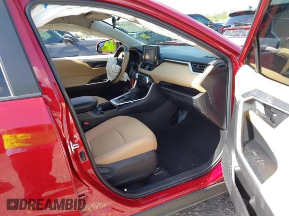 2022 Toyota RAV4 LE with VIN 2T3K1RFV5NW196016, listed as a IAAI auction lot 39931229 with 55,045 mi miles and . Bid and sale history available at DreamBid. Image 5.