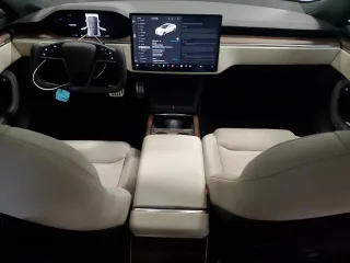 2023 Tesla Model S с VIN 5YJSA1E5XPF520265, выставлен на аукционе Copart как лот 54833255 с пробегом 16 502 миль миль и Списание • Salvage title. История ставок и продаж доступна на DreamBid. Изображение 8.