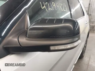 2014 Ford Explorer XLT z VIN 1FM5K8D8XEGA15680, wystawiony jako IAAI lot #42194829 z przebiegiem 179 946 mil mil oraz . Historia ofert i sprzedaży dostępna na DreamBid. Obrazek 12.