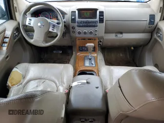 2005 Nissan Pathfinder SE z VIN 5N1AR18W65C705332, wystawiony jako Copart lot #86779704 z przebiegiem 119 877 mil mil oraz Czysty tytuł • Clean title. Historia ofert i sprzedaży dostępna na DreamBid. Obrazek 8.