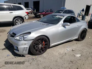 2007 Mercedes-Benz SLK 55 AMG z VIN WDBWK73F87F144320, wystawiony jako Copart lot #55642645 z przebiegiem 96 231 mil mil oraz Szkoda całkowita • Salvage title. Historia ofert i sprzedaży dostępna na DreamBid. Obrazek 1.