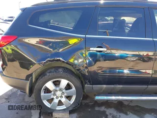 2011 Chevrolet Traverse 1LT z VIN 1GNKRGED3BJ373931, wystawiony jako IAAI lot #40876388 z przebiegiem 234 394 mil mil oraz . Historia ofert i sprzedaży dostępna na DreamBid. Obrazek 21.