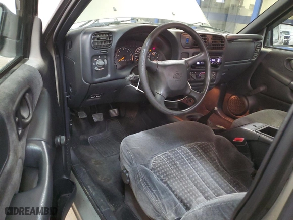 2000 Chevrolet S-10 LS with VIN 1GCCS14W6YK297867, listed as a Copart auction lot 88991925 with 189,214 mi miles and Salvage Title. Bid and sale history available at carsss.com. Image 8.