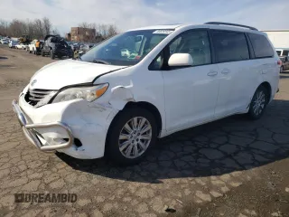 2013 Toyota Sienna XLE with VIN 5TDDK3DC2DS062598, listed as a Copart auction lot 50026545 with 130,719 mi miles and Salvage Title. Bid and sale history available at DreamBid. Image 1.