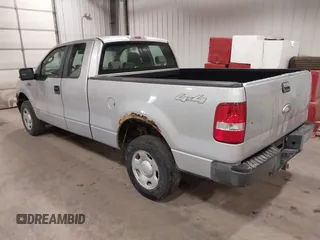 2007 Ford F-150 XLT с VIN 1FTPX14V77FA61813, выставлен на аукционе IAAI как лот 42034381 с пробегом 196 245 миль миль и . История ставок и продаж доступна на DreamBid. Изображение 3.