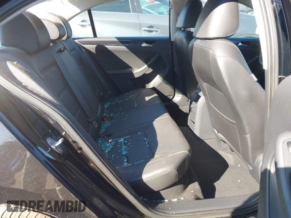 2017 Volkswagen Jetta SEL z VIN 3VWL17AJ5HM246543, wystawiony jako IAAI lot #41650614 z przebiegiem 112 168 mil mil oraz . Historia ofert i sprzedaży dostępna na DreamBid. Obrazek 8.
