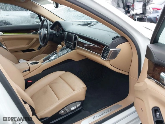 2015 Porsche Panamera 4 with VIN WP0AA2A74FL006688, listed as a IAAI auction lot 41730118 with NaN miles. Bid and sale history available at carsss.com. Image 5.