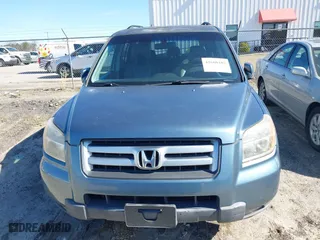 2008 Honda Pilot EX-L with VIN 5FNYF28528B018817, listed as a IAAI auction lot 41608185 with 206,094 mi miles. Bid and sale history available at carsss.com. Image 6.