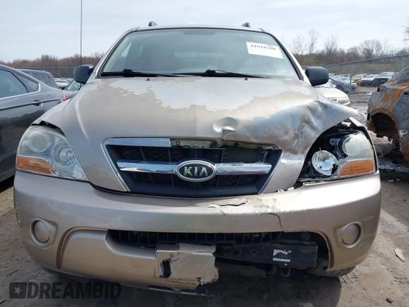 2009 Kia Sorento LX with VIN KNDJC735X95873640, listed as a IAAI auction lot 41918106 with 120,179 mi miles. Bid and sale history available at carsss.com. Image 12.