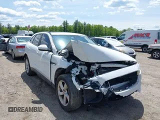 2018 Jaguar F-Pace 30t Premium z VIN SADCJ2GX0JA294413, wystawiony jako IAAI lot #42299572 z przebiegiem 143 615 mil mil oraz . Historia ofert i sprzedaży dostępna na DreamBid. Obrazek 1.