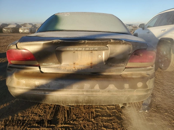 2002 Oldsmobile Intrigue GX z VIN 1G3WH52HX2F253040, wystawiony jako Copart lot #85429974 z przebiegiem 252 469 mil mil oraz Szkoda całkowita • Salvage title. Historia ofert i sprzedaży dostępna na DreamBid. Obrazek 6.