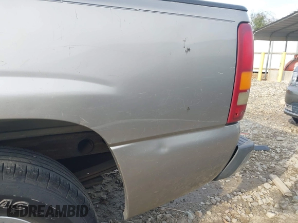 1999 Chevrolet Silverado 1500 with VIN 1GCEC14W8XZ104775, listed as a IAAI auction lot 41507939 with 252,951 mi miles. Bid and sale history available at carsss.com. Image 15.