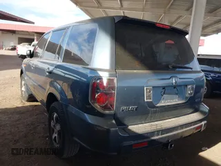 2006 Honda Pilot LX with VIN 2HKYF18146H546803, listed as a IAAI auction lot 41533192 with 218,754 mi miles. Bid and sale history available at carsss.com. Image 3.