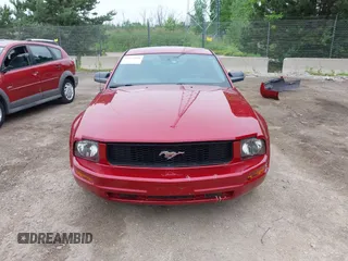2005 Ford Mustang Deluxe z VIN 1ZVFT80N955128031, wystawiony jako IAAI lot #42557098 z przebiegiem 138 447 mil mil oraz . Historia ofert i sprzedaży dostępna na DreamBid. Obrazek 12.