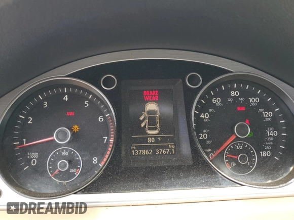 2014 Volkswagen CC R-Line with VIN WVWBP7AN3EE536135, listed as a Copart auction lot 68333454 with 137,862 mi miles and Salvage Title. Bid and sale history available at carsss.com. Image 9.