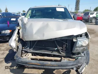 2007 Chevrolet Tahoe LS z VIN 1GNFC13C97J402723, wystawiony jako IAAI lot #42588033 z przebiegiem Nie podano mil oraz . Historia ofert i sprzedaży dostępna na DreamBid. Obrazek 13.