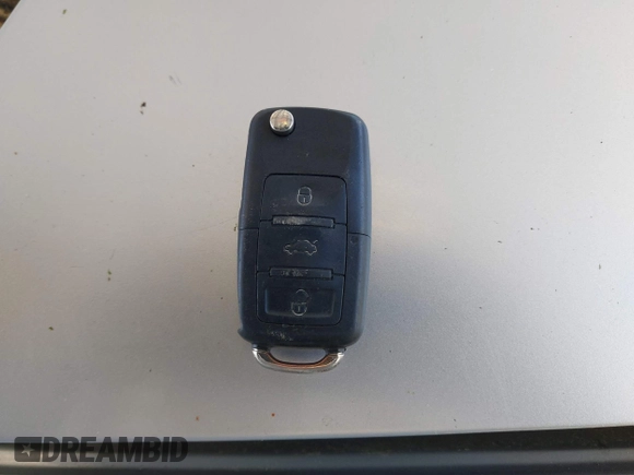2000 Volkswagen Jetta GLS z VIN 3VWSA29M4YM195775, wystawiony jako IAAI lot #42131518 z przebiegiem 314 472 mil mil oraz . Historia ofert i sprzedaży dostępna na DreamBid. Obrazek 11.