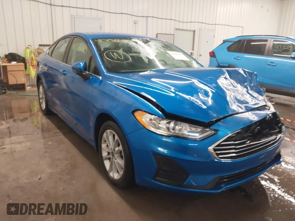 2020 Ford Fusion SE with VIN 3FA6P0HD5LR235436, listed as a IAAI auction lot 41006660 with 60,207 mi miles. Bid and sale history available at carsss.com. Image 1.