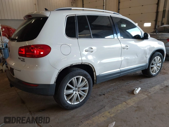 2012 Volkswagen Tiguan S z VIN WVGBV7AXXCW572690, wystawiony jako IAAI lot #42074464 z przebiegiem 133 049 mil mil oraz . Historia ofert i sprzedaży dostępna na DreamBid. Obrazek 6.