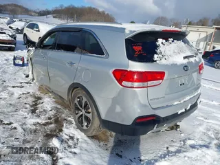 2016 Kia Sorento EX z VIN 5XYPHDA17GG020319, wystawiony jako IAAI lot #41581398 z przebiegiem 149 257 mil mil oraz . Historia ofert i sprzedaży dostępna na DreamBid. Obrazek 3.