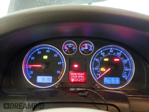 2001 Volkswagen Passat z VIN WVWPH63B61P275520, wystawiony jako Copart lot #86681814 z przebiegiem 142 184 mil mil oraz Szkoda całkowita • Salvage title. Historia ofert i sprzedaży dostępna na DreamBid. Obrazek 9.