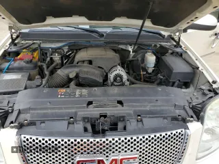 2010 GMC Yukon Denali with VIN 1GKUCEEF2AR119463, listed as a Copart auction lot 71236674 with 233,731 mi miles and Salvage Title. Bid and sale history available at carsss.com. Image 12.