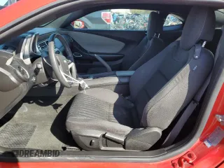 2013 Chevrolet Camaro LS z VIN 2G1FE1E36D9177175, wystawiony jako Copart lot #49398445 z przebiegiem 131 347 mil mil oraz Szkoda całkowita • Salvage title. Historia ofert i sprzedaży dostępna na DreamBid. Obrazek 7.