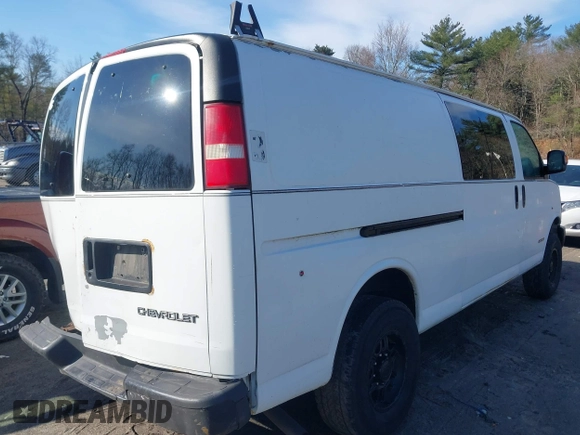 2004 Chevrolet Express Cargo Van with VIN 1GCGG29VX41194296, listed as a IAAI auction lot 41838127 with 322,816 mi miles. Bid and sale history available at carsss.com. Image 4.