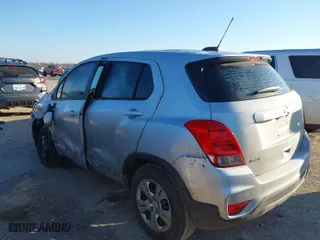 2018 Chevrolet Trax LS with VIN 3GNCJKSB9JL285975, listed as a IAAI auction lot 41644823 with 103,460 mi miles. Bid and sale history available at carsss.com. Image 3.