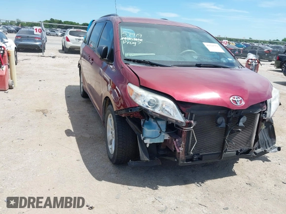 2014 Toyota Sienna LE AAS z VIN 5TDKK3DC4ES507433, wystawiony jako IAAI lot #42321751 z przebiegiem 108 596 mil mil oraz . Historia ofert i sprzedaży dostępna na DreamBid. Obrazek 1.