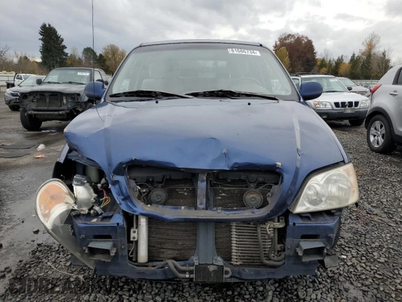 2004 Kia Sedona LX with VIN KNDUP131946505075, listed as a Copart auction lot 81686734 with 108,111 mi miles and Salvage Title. Bid and sale history available at carsss.com. Image 5.