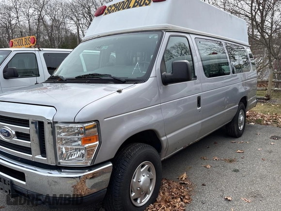 2014 Ford Econoline Cargo Commercial with VIN 1FTNS2EW9EDB18539, listed as a Copart auction lot 50914435 with 188,584 mi miles and Clean Title. Bid and sale history available at carsss.com. Image 2.