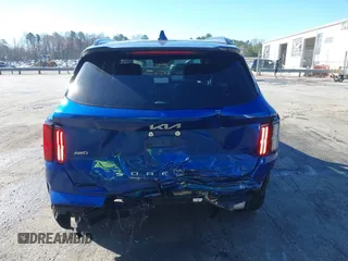 2022 Kia Sorento SX z VIN 5XYRKDLF4NG112780, wystawiony jako IAAI lot #41856274 z przebiegiem 27 415 mil mil oraz . Historia ofert i sprzedaży dostępna na DreamBid. Obrazek 16.