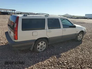 2000 Volvo V70 with VIN YV1LZ56D1Y2655112, listed as a Copart auction lot 79772224 with 256,697 mi miles and Clean Title. Bid and sale history available at carsss.com. Image 3.