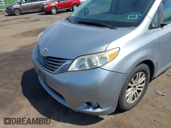 2011 Toyota Sienna XLE AAS с VIN 5TDYK3DC1BS142229, выставлен на аукционе IAAI как лот 42076380 с пробегом 132 768 миль миль и . История ставок и продаж доступна на DreamBid. Изображение 19.