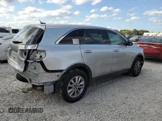 2020 Kia Sorento LX z VIN 5XYPG4A31LG633261, wystawiony jako Copart lot #82196714 z przebiegiem 214 220 mil mil oraz Szkoda całkowita • Salvage title. Historia ofert i sprzedaży dostępna na DreamBid. Obrazek 3.