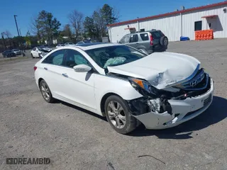 2013 Hyundai Sonata SE with VIN 5NPEC4ACXDH804800, listed as a IAAI auction lot 41794683 with 173,804 mi miles. Bid and sale history available at carsss.com. Image 1.