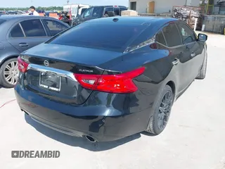 2017 Nissan Maxima SV z VIN 1N4AA6AP5HC399438, wystawiony jako IAAI lot #42436750 z przebiegiem 82 832 mil mil oraz . Historia ofert i sprzedaży dostępna na DreamBid. Obrazek 4.
