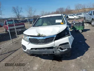 2011 Kia Sorento LX with VIN 5XYKT3A19BG101768, listed as a IAAI auction lot 41879055 with 147,902 mi miles. Bid and sale history available at carsss.com. Image 11.