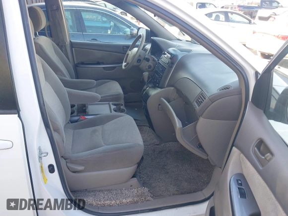 2007 Toyota Sienna CE with VIN 5TDZK23C07S011753, listed as a IAAI auction lot 42120691 with 225,602 mi miles. Bid and sale history available at carsss.com. Image 5.