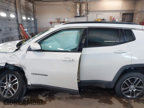 2018 Jeep Compass Latitude with VIN 3C4NJDBB0JT179167, listed as a IAAI auction lot 41622598 with 106,880 mi miles. Bid and sale history available at carsss.com. Image 15.