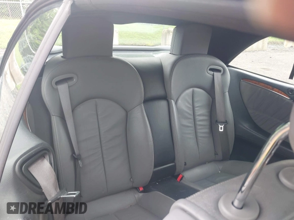 2009 Mercedes-Benz CLK 350 with VIN WDBTK56F79T101806, listed as a IAAI auction lot 42531146 with 188,960 mi miles and . Bid and sale history available at DreamBid. Image 8.