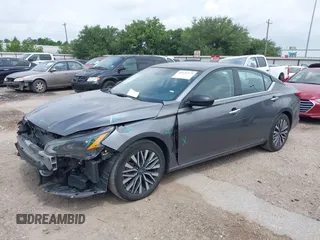 2024 Nissan Altima SV with VIN 1N4BL4DV2RN313022, listed as a IAAI auction lot 42431572 with 40,410 mi miles and . Bid and sale history available at DreamBid. Image 2.