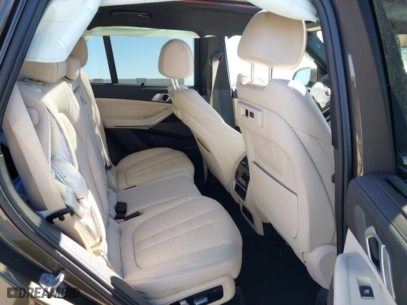 2021 BMW X5 xDrive40i with VIN 5UXCR6C09M9G00150, listed as a IAAI auction lot 41647528 with 1 mi miles. Bid and sale history available at carsss.com. Image 8.