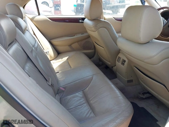 2002 Lexus ES 300 with VIN JTHBF30G020014763, listed as a IAAI auction lot 41974648 with 189,683 mi miles. Bid and sale history available at carsss.com. Image 8.